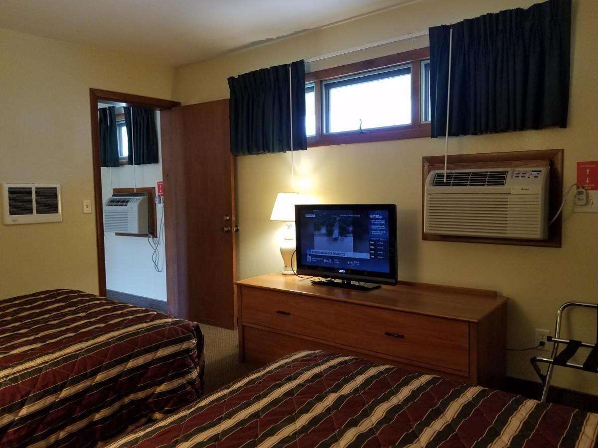 ويسكونسن الوديان Black Hawk Motel & Suites المظهر الخارجي الصورة